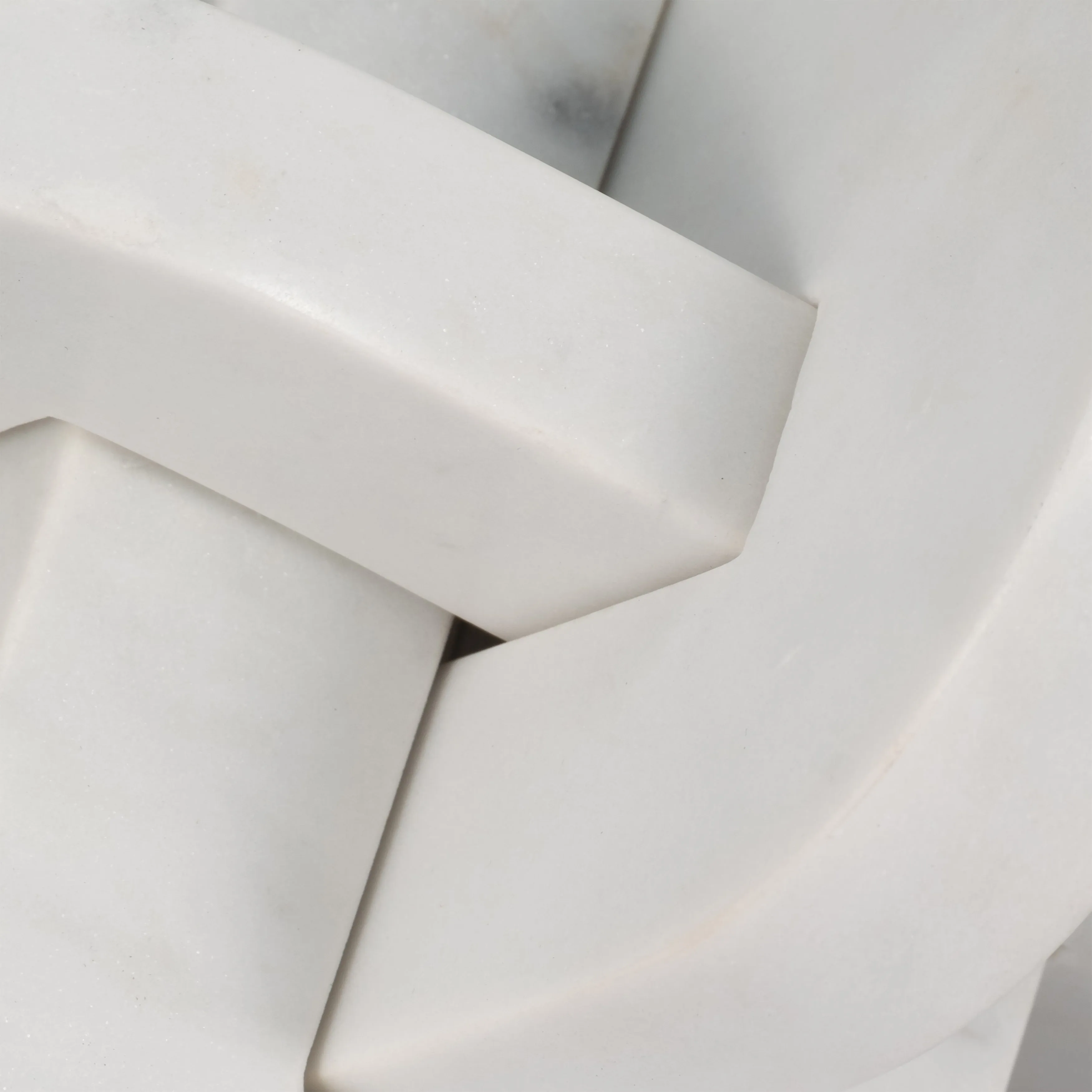 9" LIAM WHITE MARBLE KNOTS