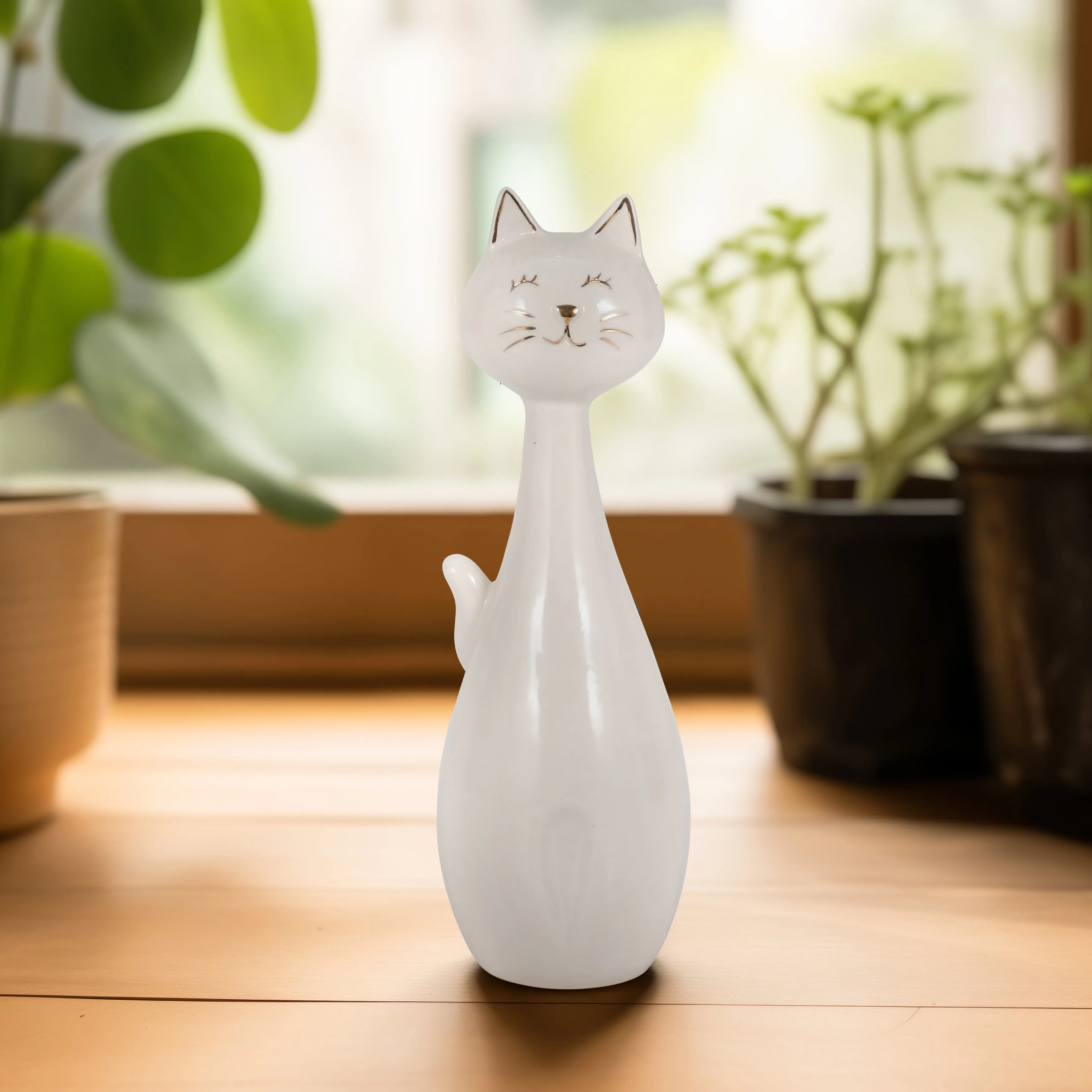 9" Sitting Kitty, White/gold
