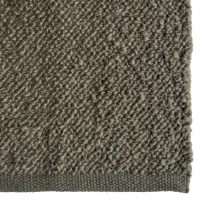 Finn Rug