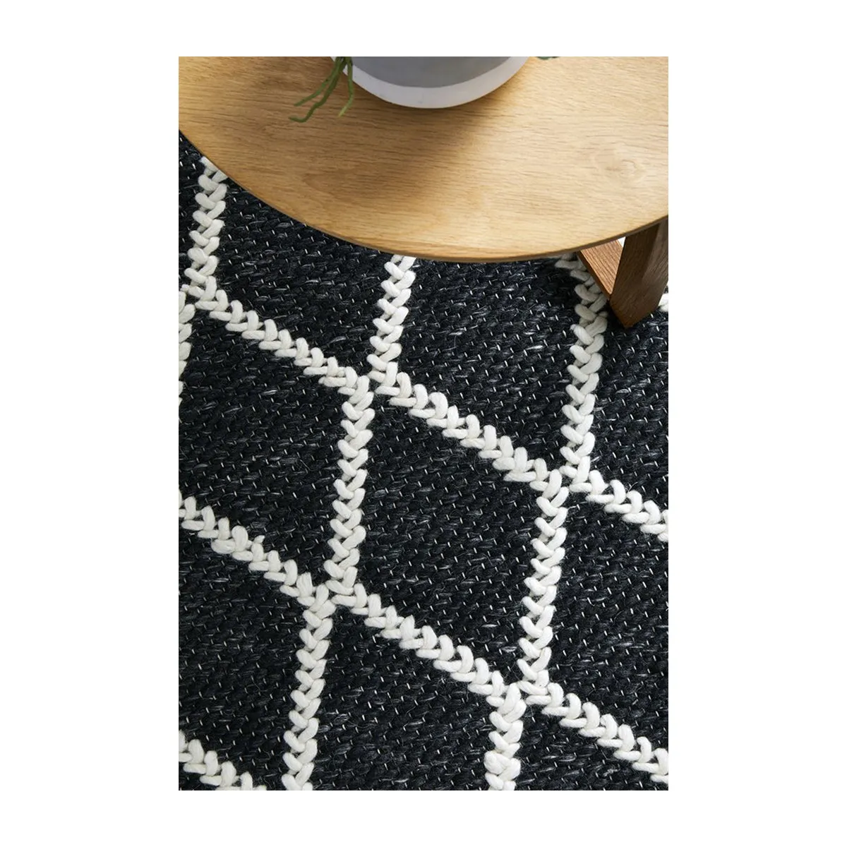 Huxley Rug (Black)