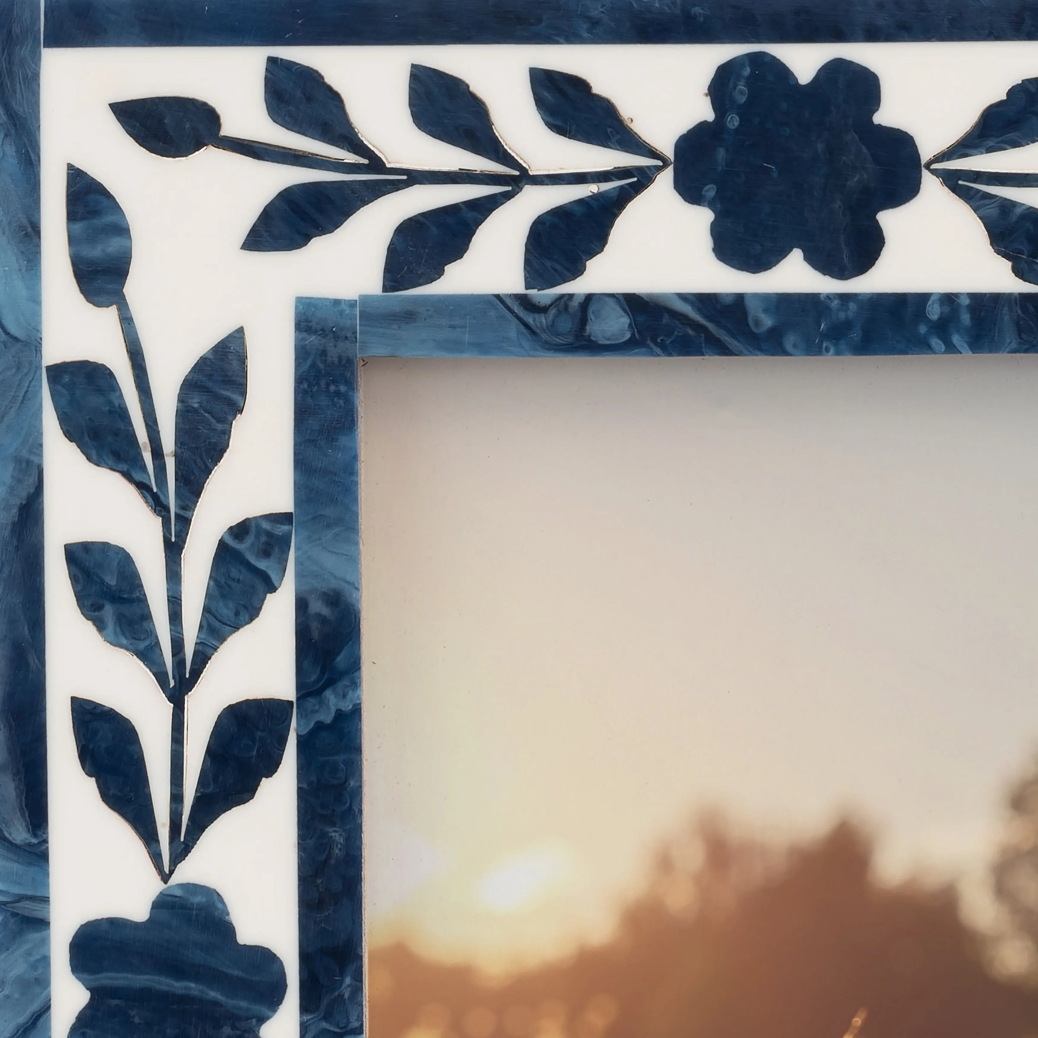 RESIN,4X6 BLUE PETALS PHOTO FRAME,WHITE/BLUE