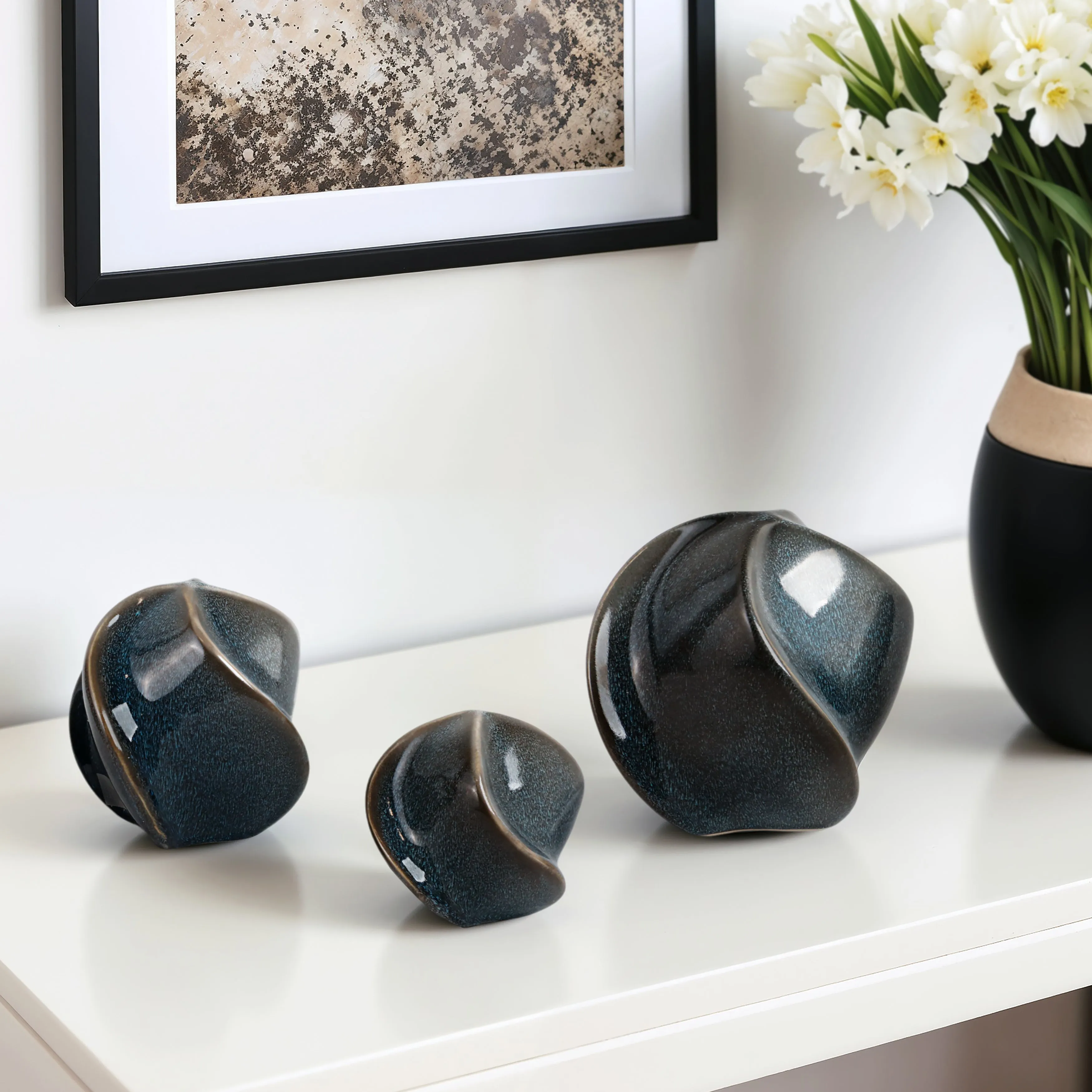 S/3 4/5/6" Pella Blue Cer Deco Balls - Set Of 3